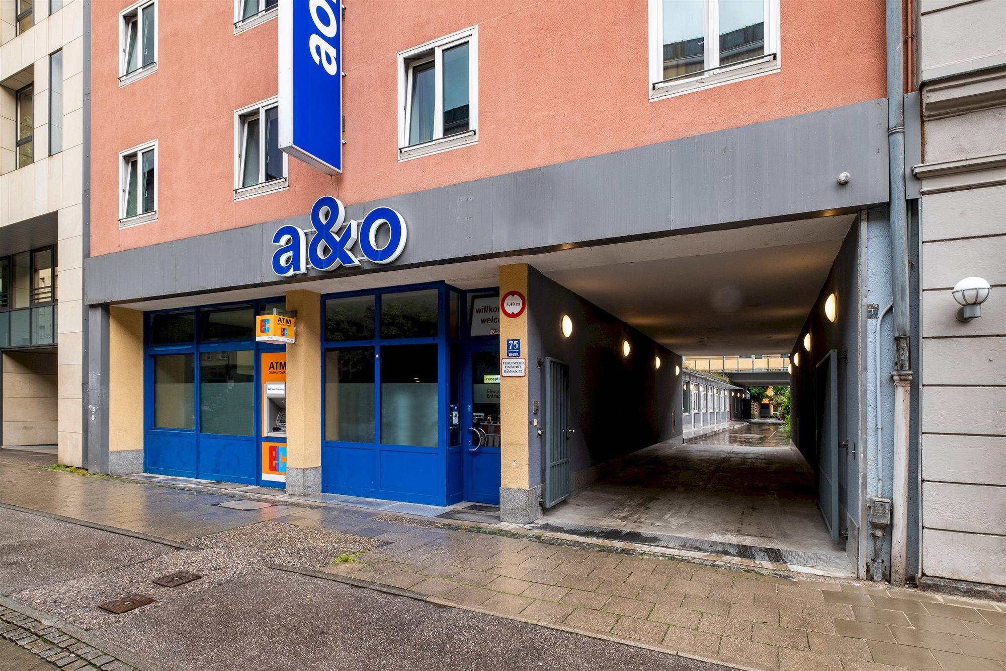 Отель A&o Hauptbahnhof 2*